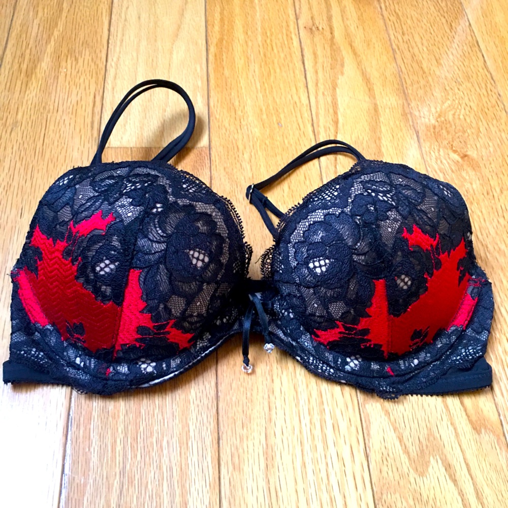 Victoria Secret size 34B push-up all over Lace bra
